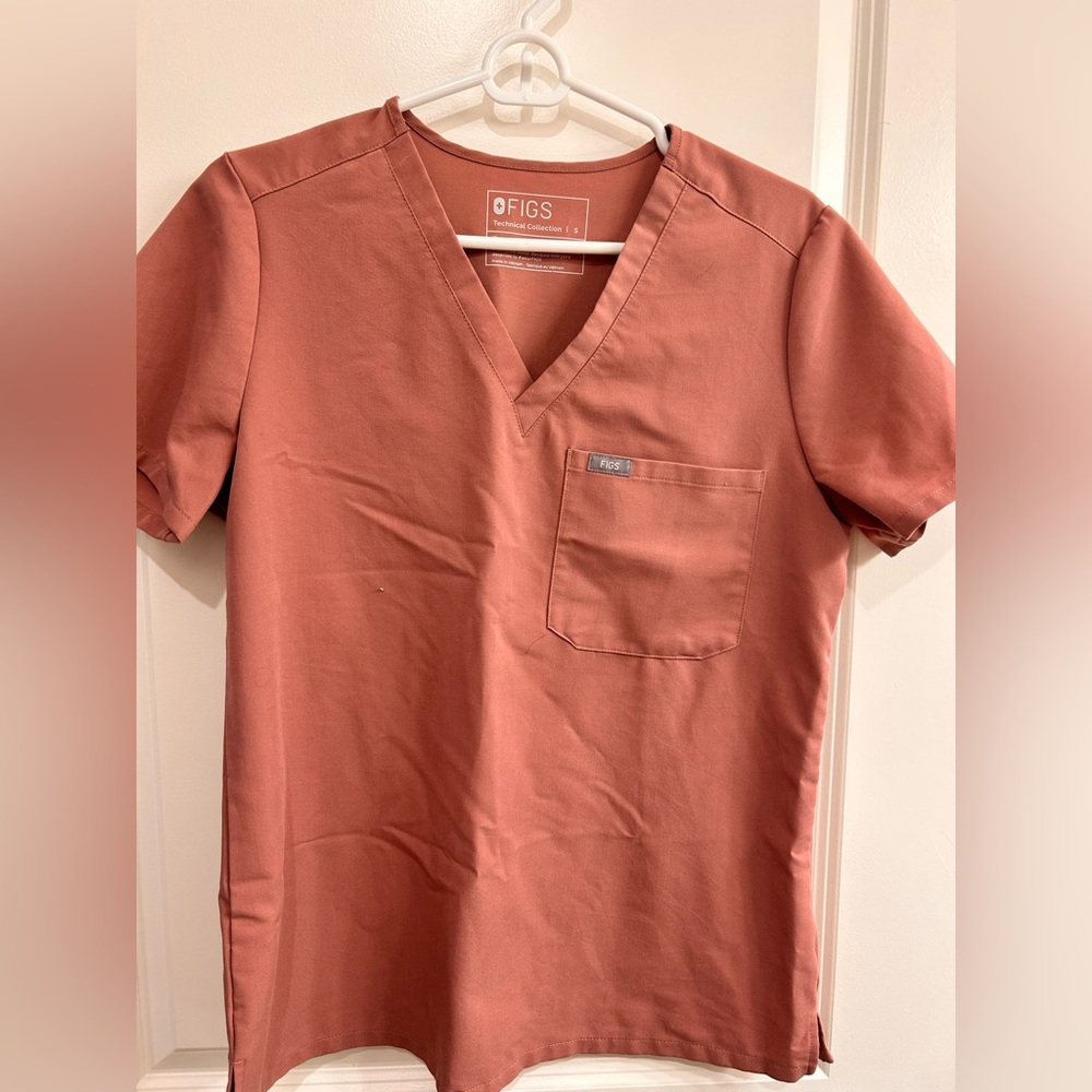 Scrub top